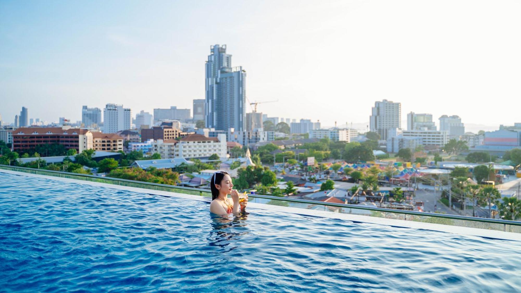 T Pattaya Hotel By Pcl Exteriör bild