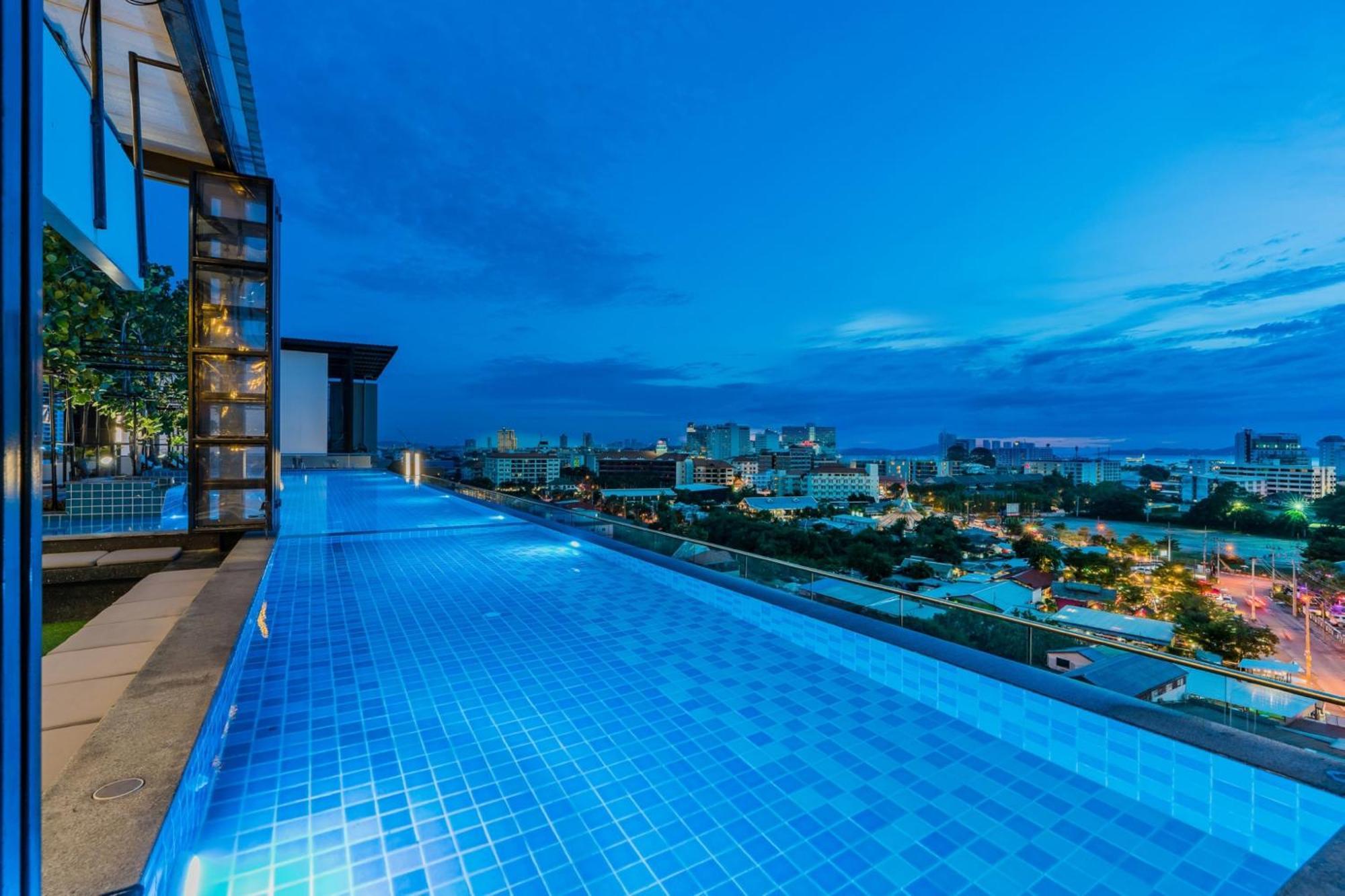 T Pattaya Hotel By Pcl Exteriör bild